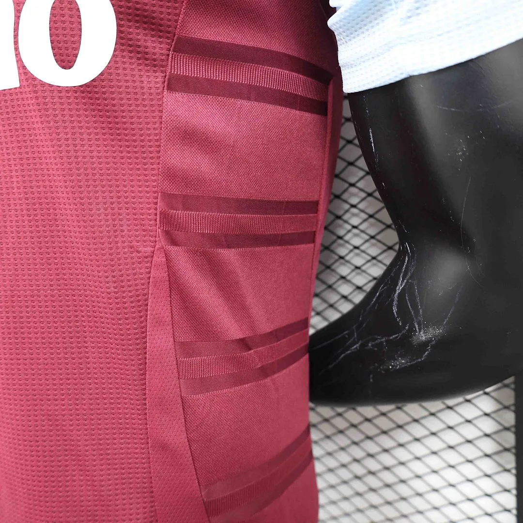 Jersi bola sepak Aston Villa 2024/25 — Tuan rumah, Versi pemain 6
